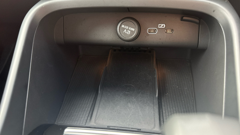 Volvo XC40 2.0 B3P Plus Dark 5dr Auto Petrol Estate